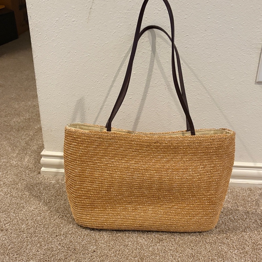 Stylish Tan Tote Bag with Brown Straps